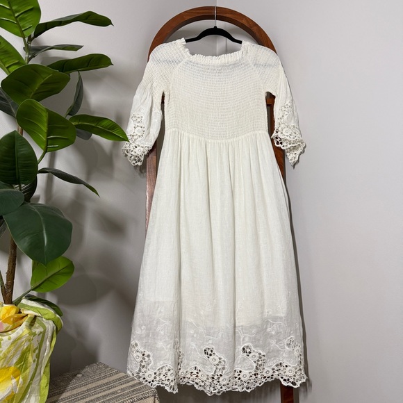 Soft Surroundings Dresses & Skirts - Soft Surroundings MEDIUM PETITE White Linen Smocked Midi Dress Battenberg Lace